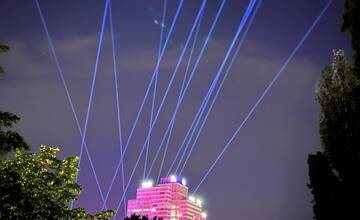 FOTO: Pódium pre otvárací koncert festivalu Starmus