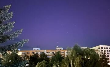 FOTO: Divadlo na oblohe. Takto vyzerala polárna žiara v Bratislavskom kraji