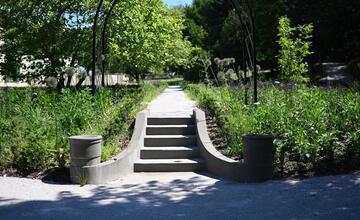 FOTO: Pozrite si ako vyzerá obnovená historická záhrada kaštieľa v Modre