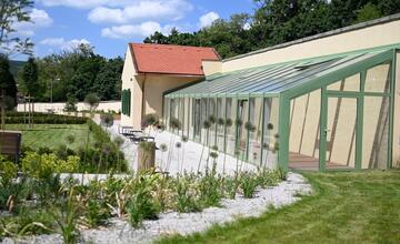 FOTO: Pozrite si ako vyzerá obnovená historická záhrada kaštieľa v Modre