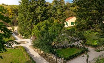 FOTO: Pozrite si ako vyzerá obnovená historická záhrada kaštieľa v Modre