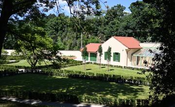 FOTO: Pozrite si ako vyzerá obnovená historická záhrada kaštieľa v Modre