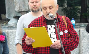 FOTO: Zamestnanci RTVS štrajkovali pred ministerstvom kultúry