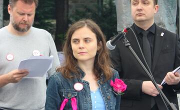 FOTO: Zamestnanci RTVS štrajkovali pred ministerstvom kultúry