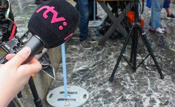 FOTO: Zamestnanci RTVS štrajkovali pred ministerstvom kultúry