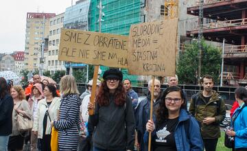 FOTO: Zamestnanci RTVS štrajkovali pred ministerstvom kultúry