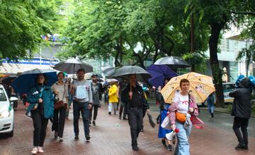 FOTO: Zamestnanci RTVS štrajkovali pred ministerstvom kultúry