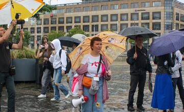 FOTO: Zamestnanci RTVS štrajkovali pred ministerstvom kultúry