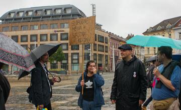 FOTO: Zamestnanci RTVS štrajkovali pred ministerstvom kultúry