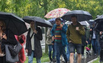 FOTO: Zamestnanci RTVS štrajkovali pred ministerstvom kultúry