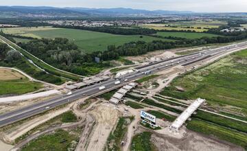 FOTO: Výstavba križovatky D1 a D4 pri Triblavine