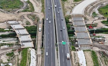 FOTO: Výstavba križovatky D1 a D4 pri Triblavine