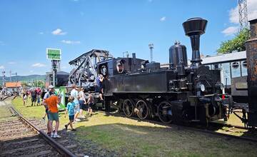 FOTO: V Rači sa koná celoslovenský zraz historických železničných vozidiel
