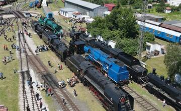 FOTO: V Rači sa koná celoslovenský zraz historických železničných vozidiel