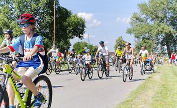FOTO: V Malinove sa konal rodinný deň s Petrom Saganom. Obyvatelia si s ním mohli zabicyklovať