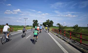 FOTO: V Malinove sa konal rodinný deň s Petrom Saganom. Obyvatelia si s ním mohli zabicyklovať