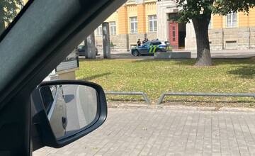 FOTO: Záchranné zložky pred súdom