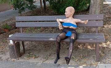 FOTO: Na sídlisku v Senci si niekto zabudol nafukovaciu Anču