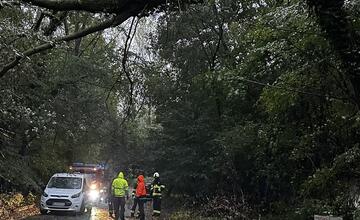 FOTO: Zásahy hasičov po extrémnom počasí v Lamači