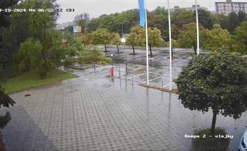 FOTO: Silný vietor v Ružinove vyvracal stromy. Mestská časť vyzerá ako z postapokalyptického filmu