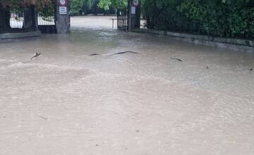 FOTO: V Stupave zaplavilo park, ulice aj mestský úrad