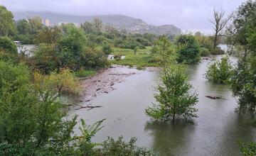 FOTO: Morava sa vylieva, zaplavuje Devínsku Novú Ves