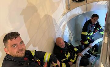 FOTO: Záplavy v Ivanke pri Dunaji. Hasiči odstraňujú rozsiahle škody