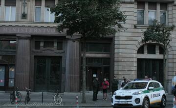 FOTO: Kultúrny štrajk v Bratislave. Na pódiu vystúpil aj Tomáš Maštalír