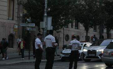 FOTO: Kultúrny štrajk v Bratislave. Na pódiu vystúpil aj Tomáš Maštalír