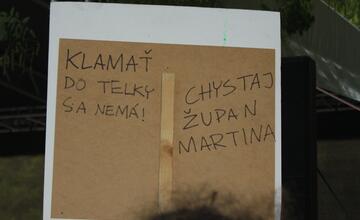 FOTO: Kultúrny štrajk v Bratislave. Na pódiu vystúpil aj Tomáš Maštalír