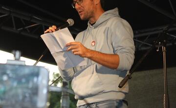FOTO: Kultúrny štrajk v Bratislave. Na pódiu vystúpil aj Tomáš Maštalír