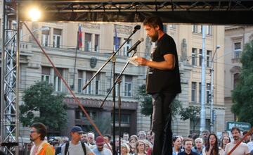 FOTO: Kultúrny štrajk v Bratislave. Na pódiu vystúpil aj Tomáš Maštalír