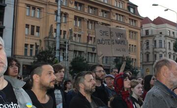 FOTO: Kultúrny štrajk v Bratislave. Na pódiu vystúpil aj Tomáš Maštalír