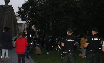 FOTO: Kultúrny štrajk v Bratislave. Na pódiu vystúpil aj Tomáš Maštalír