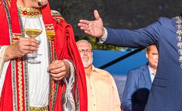 FOTO: V Pezinku sa začalo vinobranie. Vinári si pripravili rôzne špeciality