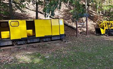 FOTO: Medzi Pernekom a Pezinkom otvorili cyklochodník