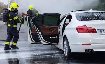 FOTO: Požiar auta na Panónskej ceste 