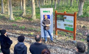 FOTO: Do obnoveného ramena na Dunaji vpúšťajú vodu stavidlom