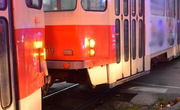 FOTO: Polícia hľadá svedkov smrteľnej nehody v Bratislave