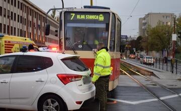 FOTO: Polícia hľadá svedkov smrteľnej nehody v Bratislave