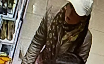 Táto žena by mohla pomôcť objasniť krádež v obchode