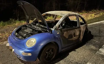 FOTO: Požiar Volkswagenu v Lozorne