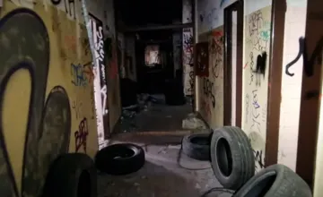 FOTO: Budova bývalej pošty v Dúbravke vyzerá ako z hororu