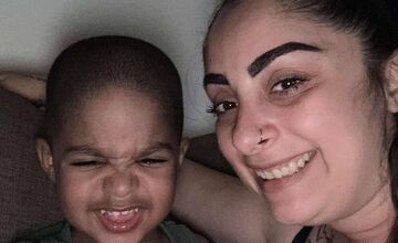 FOTO: Dvojročný Jacob zomrel v objatí rodičov, lekári matku nevypočuli