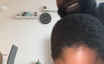 FOTO: Dvojročný Jacob zomrel v objatí rodičov, lekári matku nevypočuli