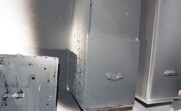 FOTO: Hasiči v Bratislave zasahovali pri požiari adventného venca na Žltej ulici