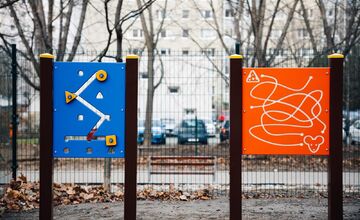 FOTO: Detské ihrisko vo vnútrobloku Štefana Králika v Devínskej Novej Vsi je novootvorené