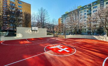 FOTO: Detské ihrisko vo vnútrobloku Štefana Králika v Devínskej Novej Vsi je novootvorené