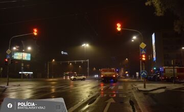FOTO: Nehoda na križovatke ulíc Bajkalská – Trnavská cesta