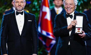 FOTO: Prezident Pellegrini udelil štátne vyznamenania. Kto je medzi ocenenými?